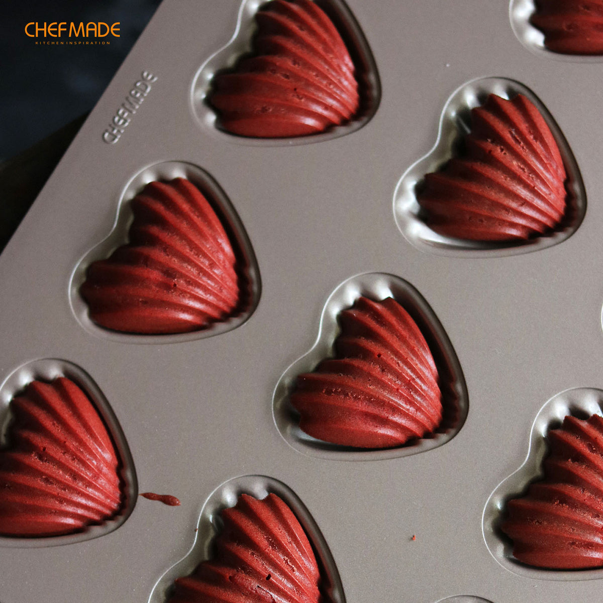 12-Cavity Non-Stick Heart-shaped Madeleine Mold Cake Pan L526687