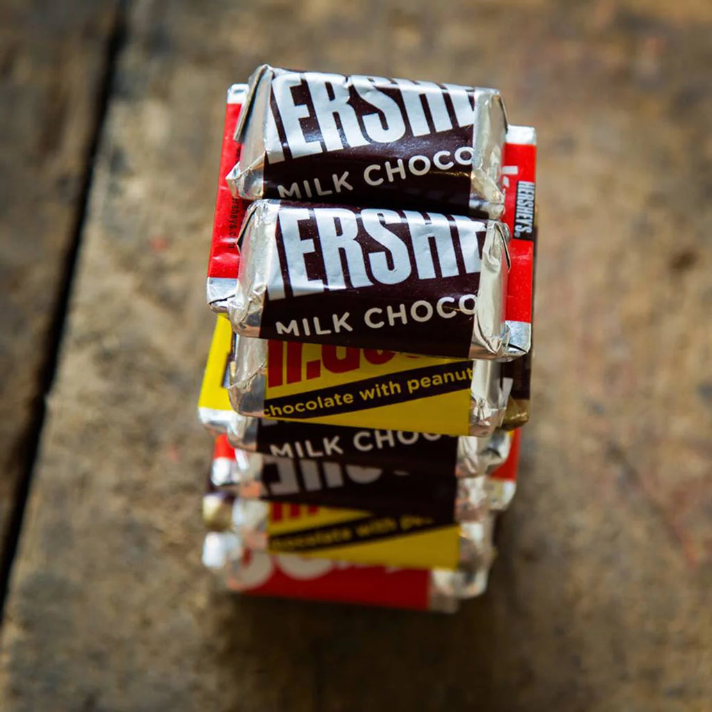40 Oz Miniatures Assortment Chocolate Candy M916
