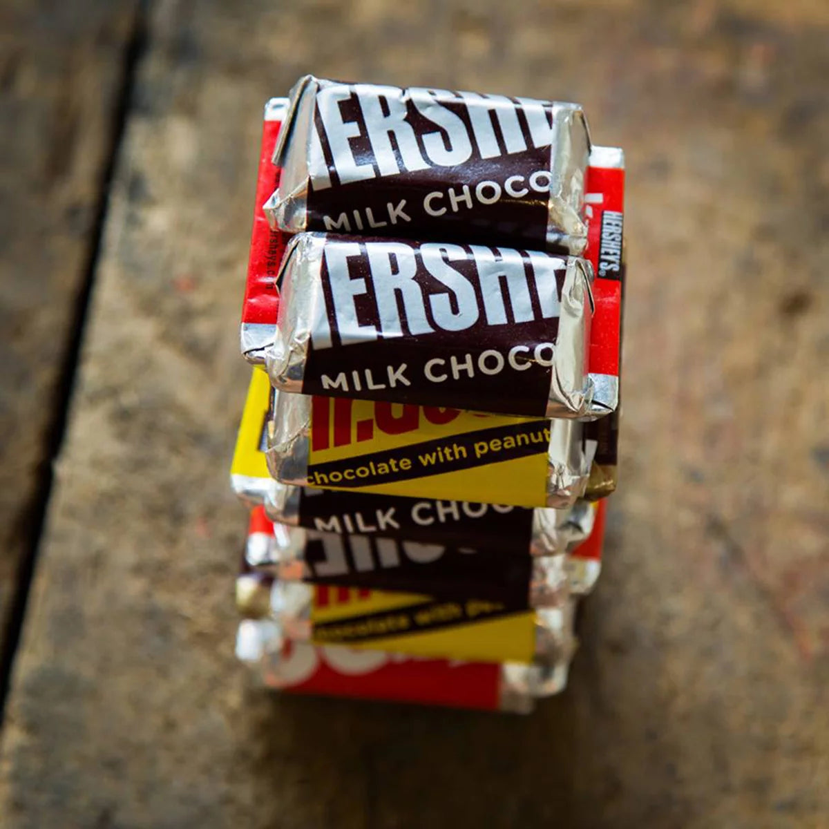 40 Oz Miniatures Assortment Chocolate Candy M916