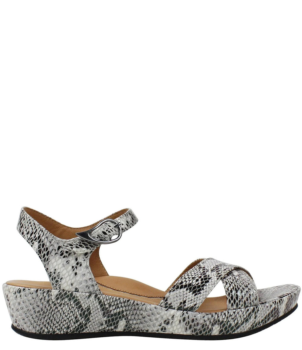 Black/White Snake 8 P789