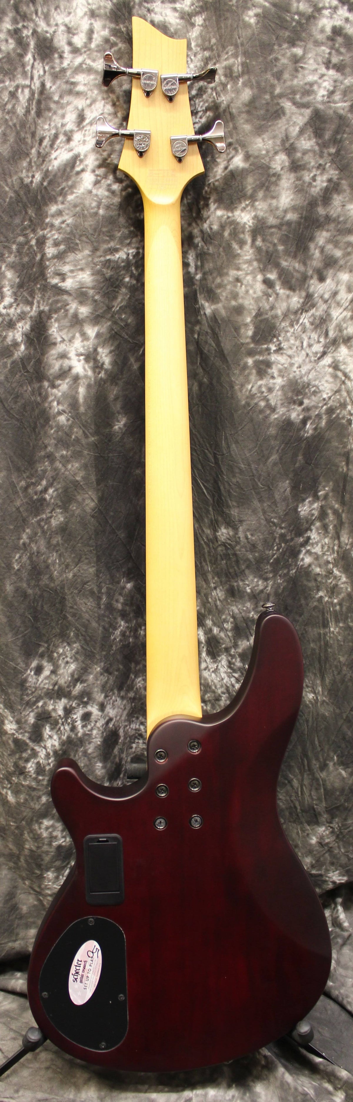 Walnut Satin Electric Bass Guitar Q41456