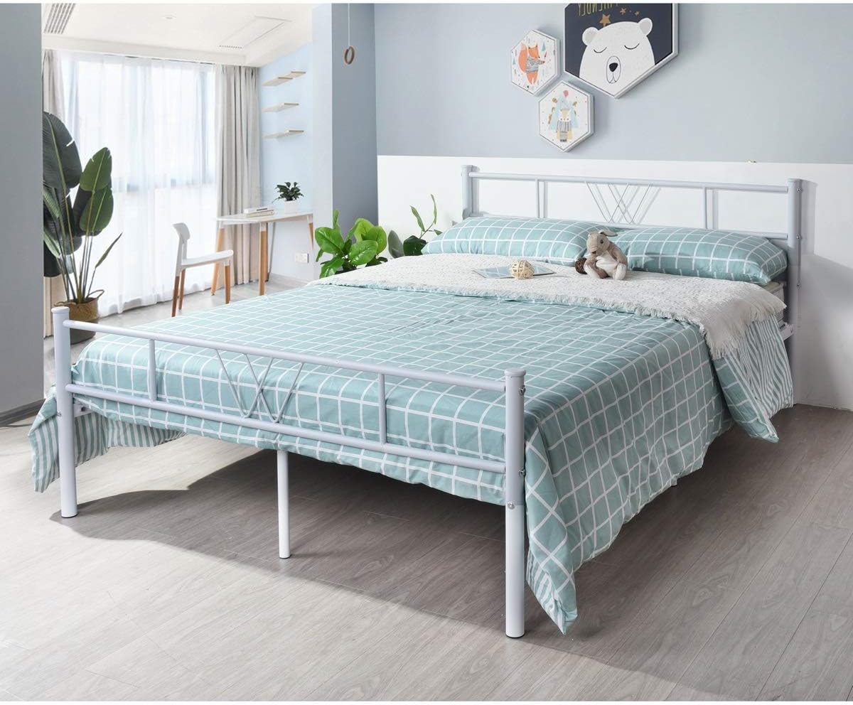 Metal Platform Bed Frame with Headboard and Footboard Twin Size Black W546