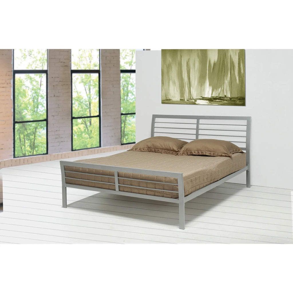 Queen Size Metal Bed O887437